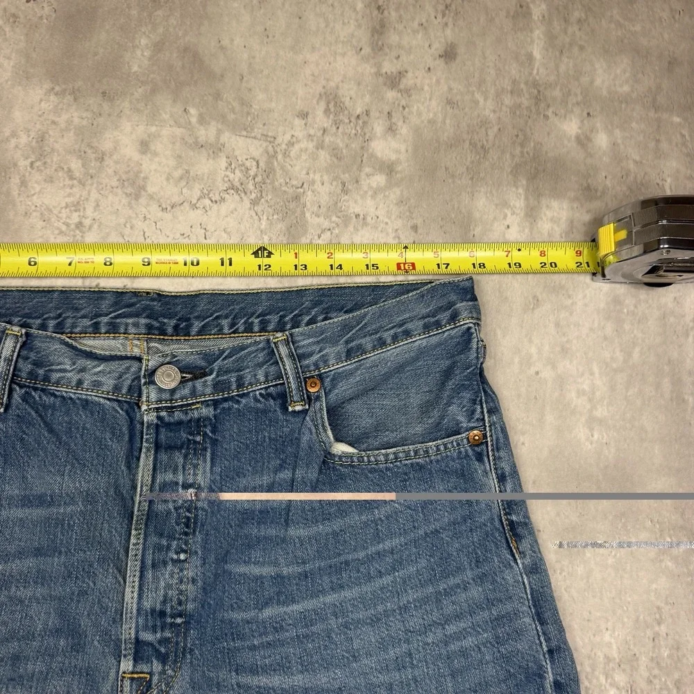 Levis ready ship